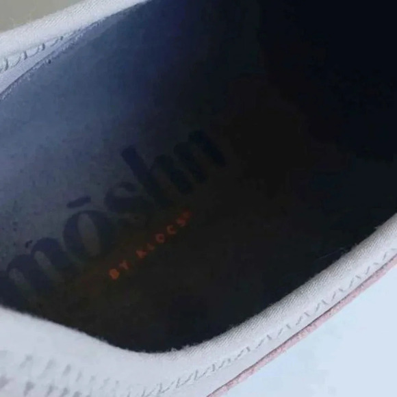 Moshn by Klogs pink leather athletic  sneaker shoes - Picture 5 of 6